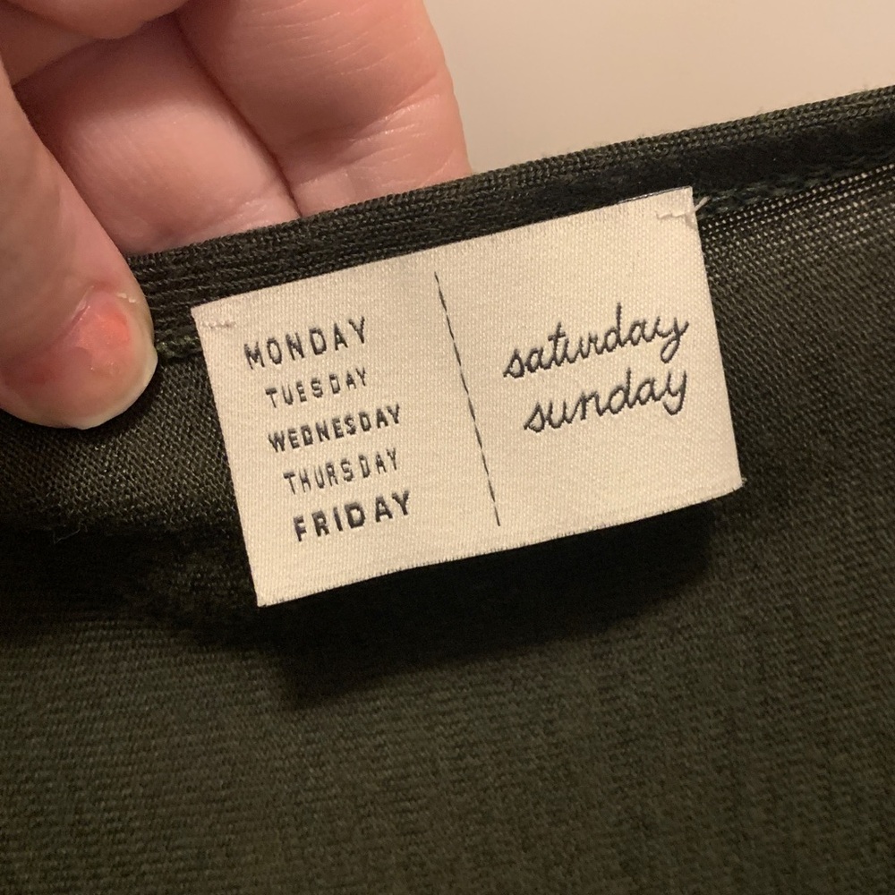 Sunday Saturday Draped Olive Green Top Size OSFM - Picture 2 of 4